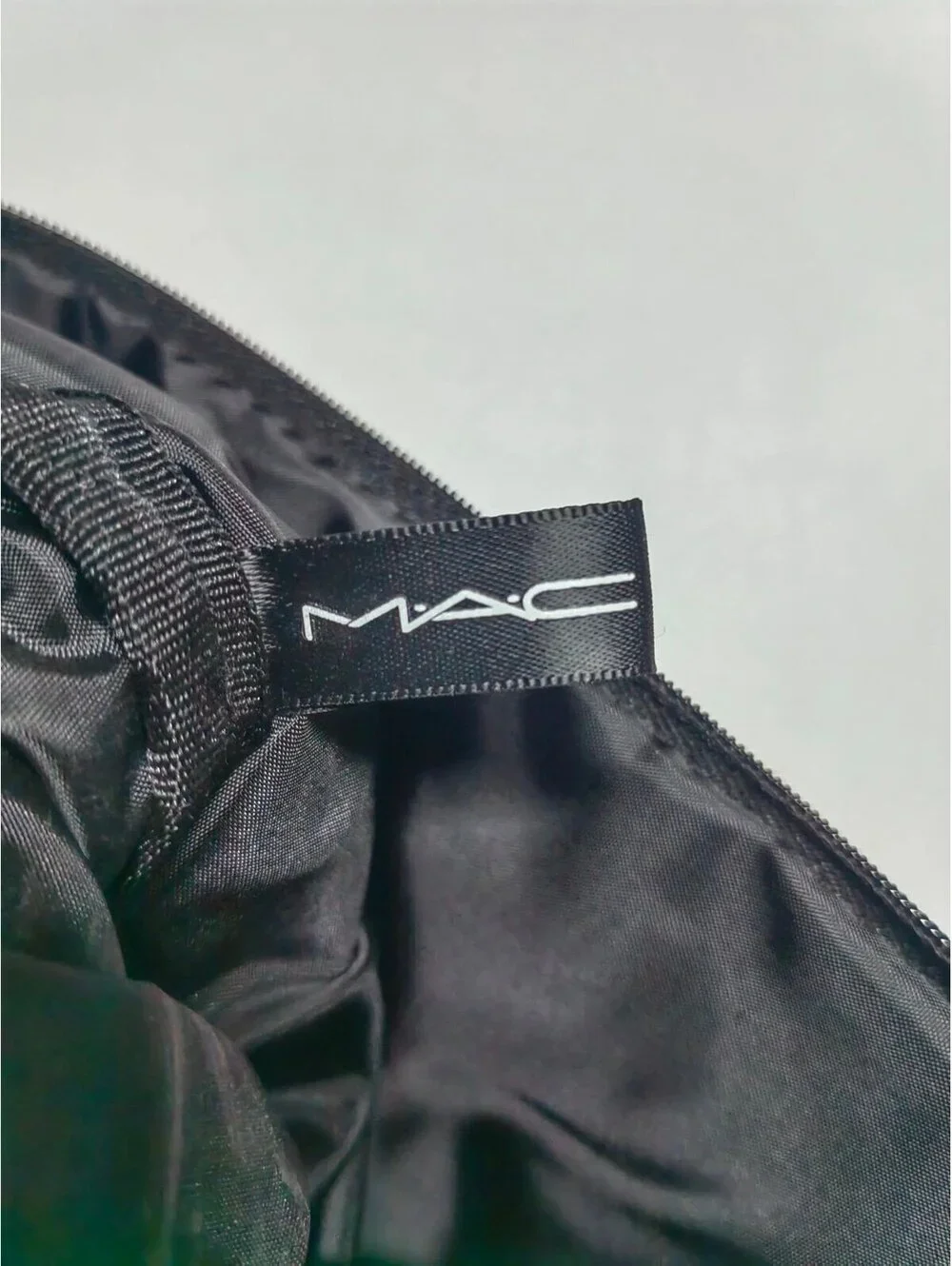 MAC 40TH ANNIVERSARY COSMETIC CASE POUCH LIMITED EDITION - NEW